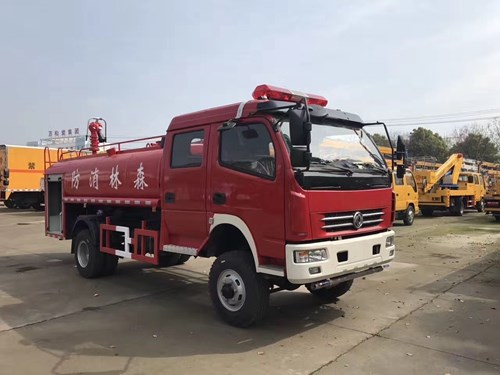 四驅(qū)雙排座消防灑水車(chē)